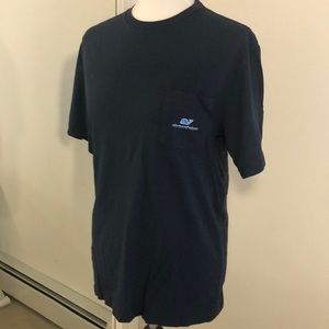 New w/o tags. Men’s XS Vineyard Vines Football Tee